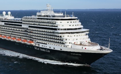 Doop ceremonie door Koningin Maxima van schip Koningsdam in Rotterdam