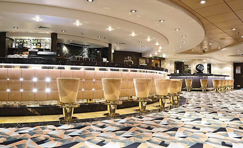 Koffie bar aan boord van cruise MSC Musica
