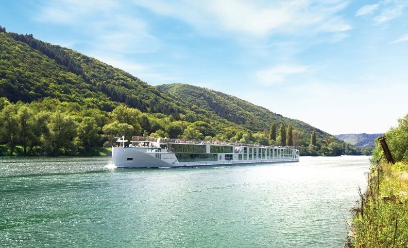 Debussy Crystal River Cruises