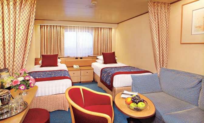 Buitenhut met twee losse bedden op de MS Volendam van de Holland America Line