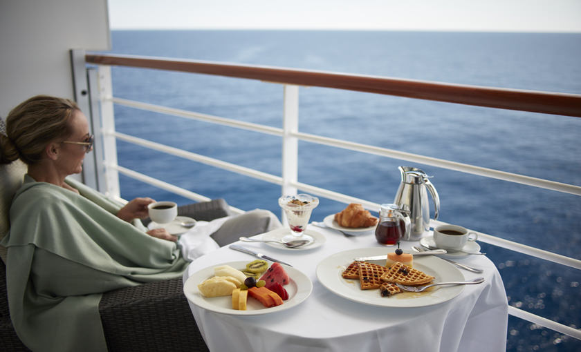 Room service aan boord van luxe schip Oceania Insignia