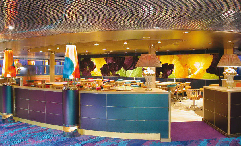 Zuiderdam Lobby