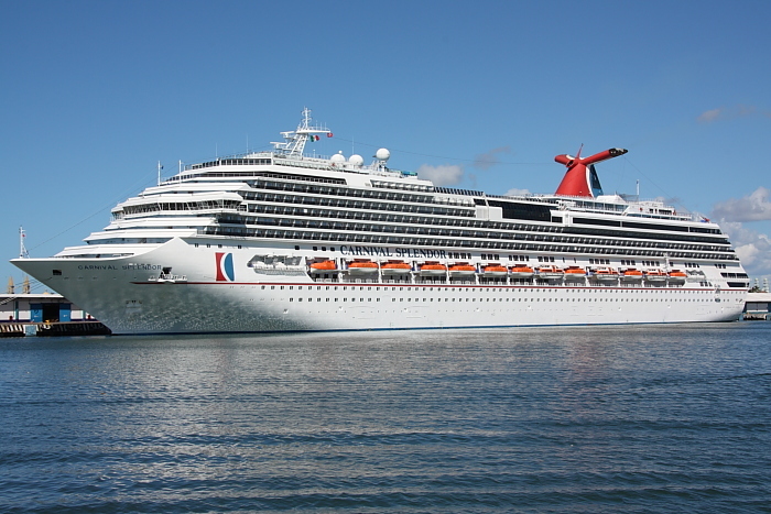 Carnival Splendor op zee