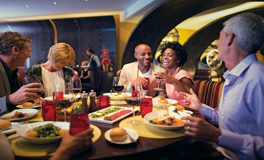 Eten aan tafel van Celebrity Solstice