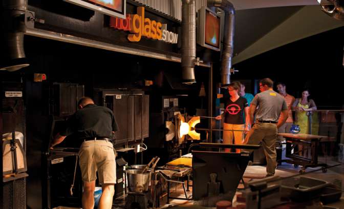 Hot glass show aan boord van Celebrity Solstice