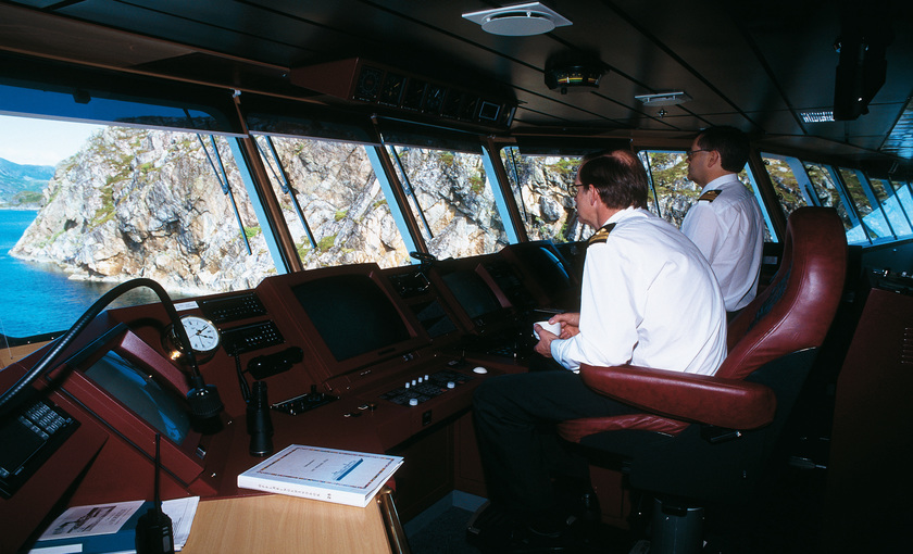 Kapiten van de Nordkapp van Hurtigruten