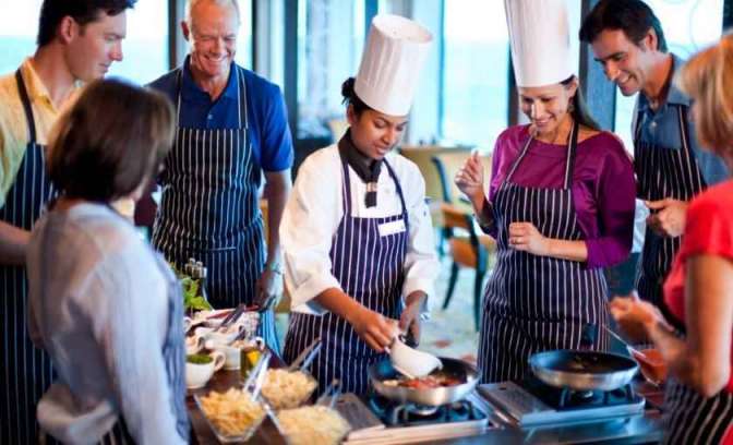 Een kookles op de Celebrity Silhouette.