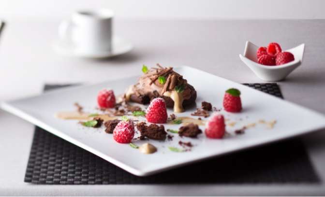 Ijs met frambozen op de Quantum of the Seas