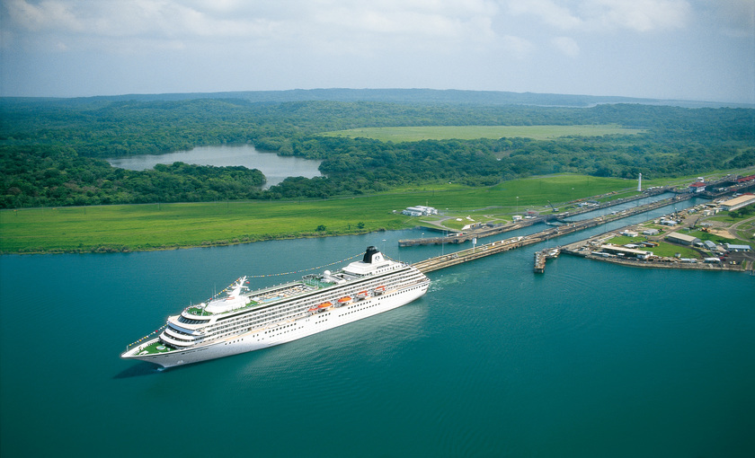 Crystal cruises in panamakanaal