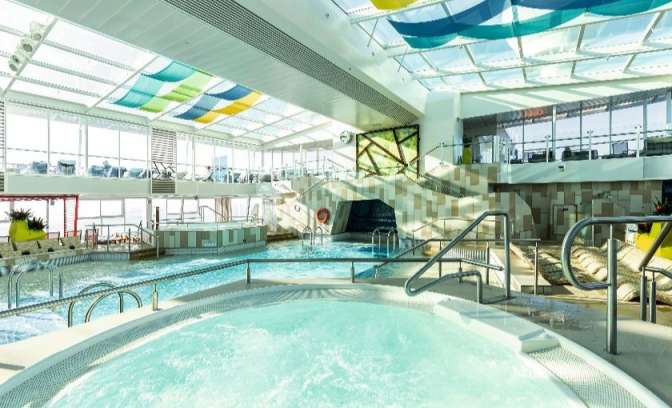 Mein Schiff 4 binnenzwembad