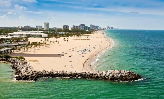 Strand met bedjes in Fort Lauderdale
